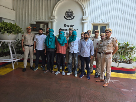 Delhi Police busts inter-state robbery gang, arrests four Delhi Police busts inter-state robbery gang, arrests four
