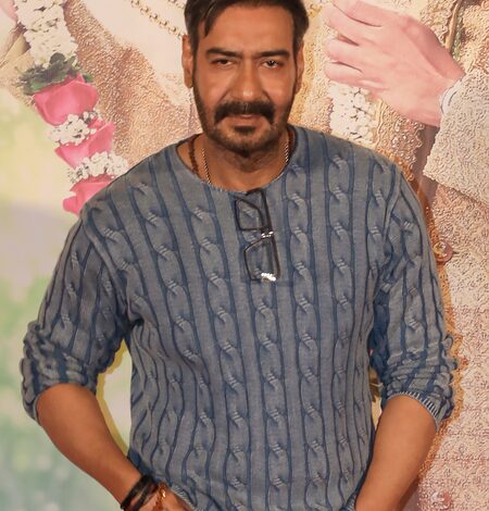 When Ajay Devgn revealed that a stranger lived in Sanjay Mishra’s house for 4 years When Ajay Devgn revealed that a stranger lived in Sanjay Mishra’s house for 4 years
