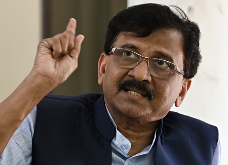 ‘Insects in the dung’: Raut mocks Sena-UBT rebel MPs, questions Shinde’s future ‘Insects in the dung’: Raut mocks Sena-UBT rebel MPs, questions Shinde’s future