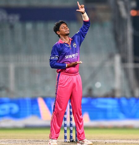 Bengal T20 League: Siliguri Strikers seal last semifinal spot as Season 3 enters decisive phase (Ld) Bengal T20 League: Siliguri Strikers seal last semifinal spot as Season 3 enters decisive phase (Ld)