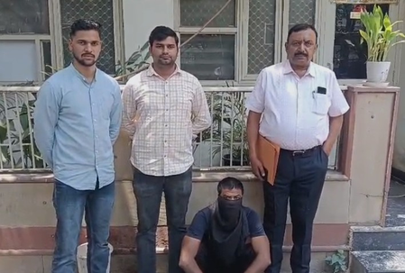 Delhi Police arrests absconding accused in illegal arms trafficking case Delhi Police arrests absconding accused in illegal arms trafficking case