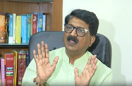 Uddhav Sena turmoil: Arvind Sawant warns 6 ‘rebel’ MPs of disciplinary action within 7 days Uddhav Sena turmoil: Arvind Sawant warns 6 ‘rebel’ MPs of disciplinary action within 7 days