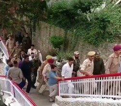 Bollywood actor Akshay Kumar offers prayers at Vaishno Devi Shrine in Reasi district Bollywood actor Akshay Kumar offers prayers at Vaishno Devi Shrine in Reasi district