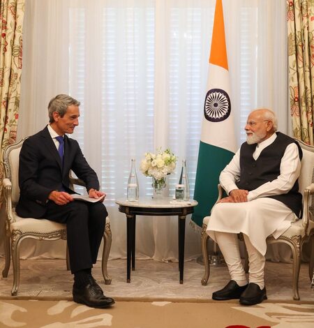PM Modi meets top CEOs, highlights tremendous opportunities in India PM Modi meets top CEOs, highlights tremendous opportunities in India