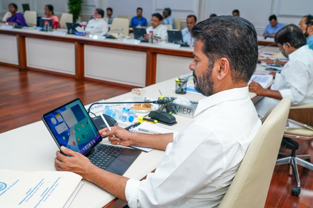 Telangana Cabinet goes digital, ministers get tabs Telangana Cabinet goes digital, ministers get tabs