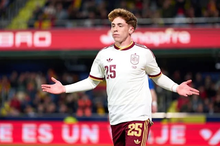 Liverpool set to sign Spain winger Munoz from Osasuna Liverpool set to sign Spain winger Munoz from Osasuna