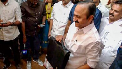 Sudheeran returns to familiar turf, puts Satheesan Govt on defensive