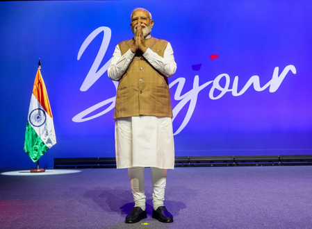 PM Modi given warm welcome by Indian diaspora in Paris, says it reflects ‘deep affection for motherland’: MEA