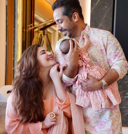 Shivaleeka Oberoi’s daughter Aarika’s 2-month b’day surrounded by ‘generations of love’