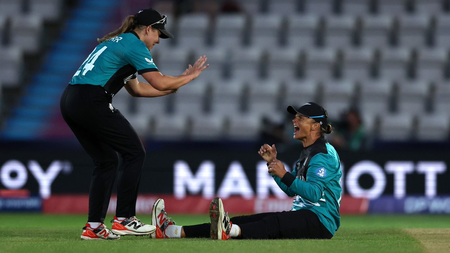 Women’s T20 WC: New Zealand keep title defence alive with tense win over Ireland Women’s T20 WC: New Zealand keep title defence alive with tense win over Ireland