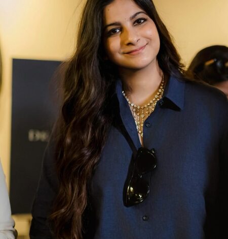 Sonam Kapoor’s sister Rhea Anil Kapoor’s earrings worth Rs. 1.35 crore stolen Sonam Kapoor’s sister Rhea Anil Kapoor’s earrings worth Rs. 1.35 crore stolen