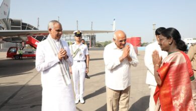 Gujarat leaders extend birthday greetings to President Murmu Gujarat leaders extend birthday greetings to President Murmu