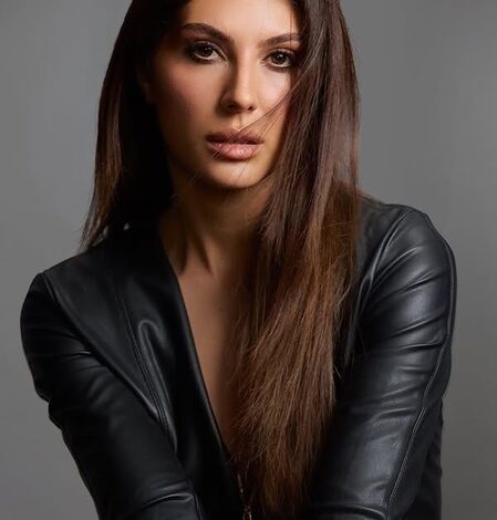 Elnaaz Norouzi credits Yoga & Music as her greatest source of peace amidst hectic travel & life Elnaaz Norouzi credits Yoga & Music as her greatest source of peace amidst hectic travel & life