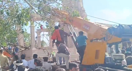 4 killed after temple roof collapses in Maha’s Parbhani; PM Modi, Maha CM express grief 4 killed after temple roof collapses in Maha’s Parbhani; PM Modi, Maha CM express grief