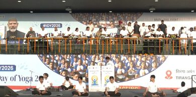 Thousands do stretching in Chandigarh, Haryana to stay fit