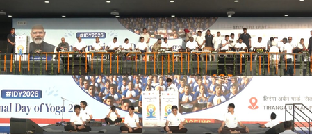 Thousands do stretching in Chandigarh, Haryana to stay fit