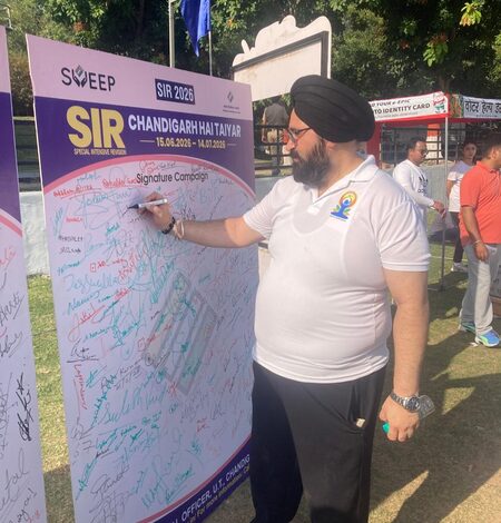 Voter awareness on SIR in Chandigarh for yoga enthusiasts Voter awareness on SIR in Chandigarh for yoga enthusiasts