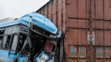 Four killed, 10 critical as bus crashes into stationary trailer in Bengal Four killed, 10 critical as bus crashes into stationary trailer in Bengal