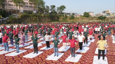 Himachal CM does yoga exercises with 2,000 participants Himachal CM does yoga exercises with 2,000 participants