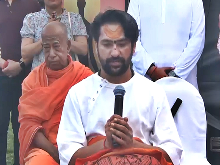 From Sri Lanka, Bageshwar Dham seer Dhirendra Shastri calls yoga a bridge for humanity From Sri Lanka, Bageshwar Dham seer Dhirendra Shastri calls yoga a bridge for humanity