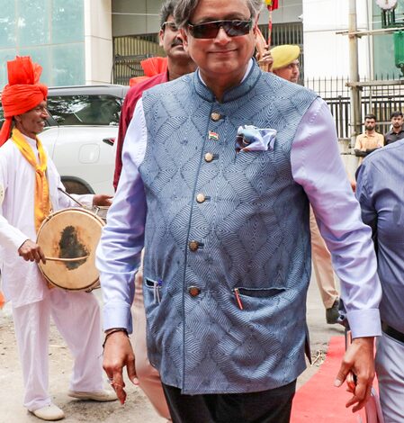 End citizenship confusion, amend law, says Shashi Tharoor amid MEA passport statement row