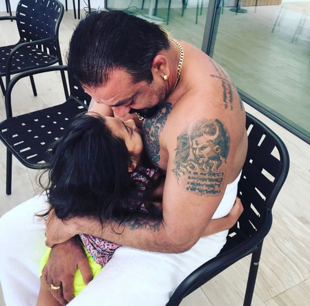 Sanjay Dutt’s younger daughter Iqra pens note for her ‘biggest supporter, strongest foundation’