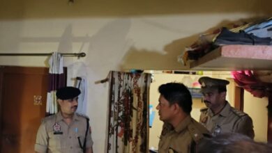 Teen kills his elder brother, sister-in-law, nephew with sharp-edged weapon in UP’s Gorakhpur Teen kills his elder brother, sister-in-law, nephew with sharp-edged weapon in UP’s Gorakhpur