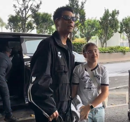 Karan Johar jets off for holiday with kids Yash and Roohi Karan Johar jets off for holiday with kids Yash and Roohi