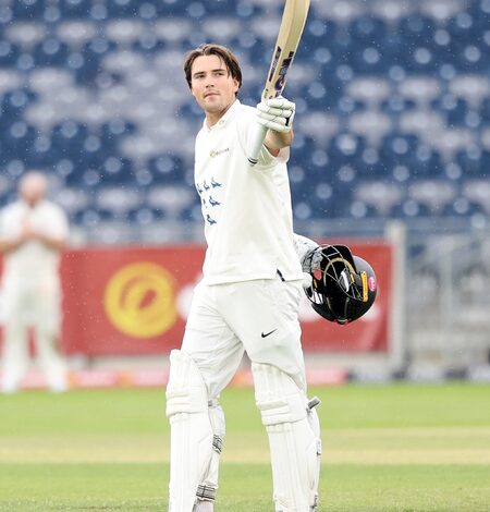 Coles earns maiden call‑up as England name 17‑member squad for T20Is against India Coles earns maiden call‑up as England name 17‑member squad for T20Is against India