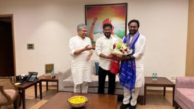 T’gana CM discusses Hyderabad Metro financing with Railway Minister Ashwini Vaishnaw T’gana CM discusses Hyderabad Metro financing with Railway Minister Ashwini Vaishnaw