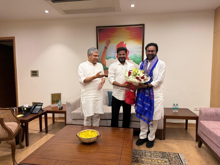 T’gana CM discusses Hyderabad Metro financing with Railway Minister Ashwini Vaishnaw T’gana CM discusses Hyderabad Metro financing with Railway Minister Ashwini Vaishnaw