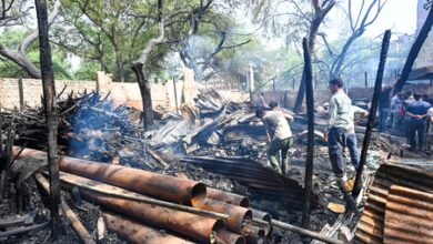 Massive fire destroys 30 huts near Delhi’s Takia Kale Khan Massive fire destroys 30 huts near Delhi’s Takia Kale Khan