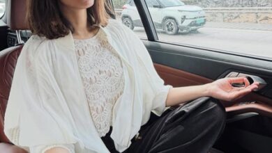 Diana Penty does yoga in car while ‘en route’