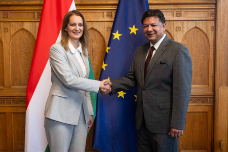 India and Hungary discuss enhancing bilateral cooperation, parliamentary exchanges