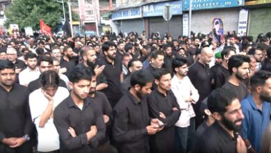 Shia Muslim mourners join Muharram procession in J&K’s Srinagar Shia Muslim mourners join Muharram procession in J&K’s Srinagar