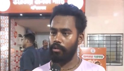 Doctors advised liver transplant, I have no money left, says father of sick child at Bengal CM’s Janata Darbar Doctors advised liver transplant, I have no money left, says father of sick child at Bengal CM’s Janata Darbar