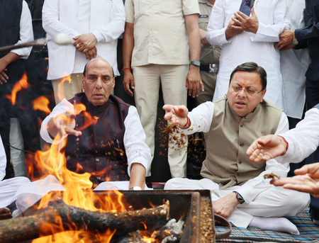 Defence Minister Rajnath Singh, U’khand CM Dhami pay tributes to shooting legend Jaspal Rana Defence Minister Rajnath Singh, U’khand CM Dhami pay tributes to shooting legend Jaspal Rana
