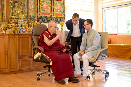 Kiren Rijiju meets Dalai Lama in Delhi, says spiritual leader recovering well after knee surgery