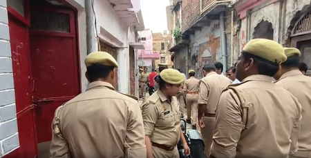 Ram Temple embezzlement: Police recover jewellery, documents from Tinnu Yadav’s house (Lead)