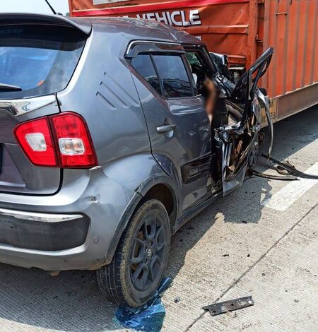 Maharashtra: 5 members of same family killed in severe truck-car collision