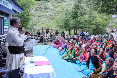 Came here to understand hardships, Himachal CM tells Bara Bhangal villagers