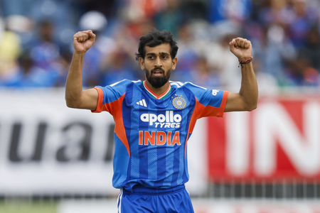 2nd T20I: Prince Yadav picks 3-22 on debut as India restrict Ireland to 154/8