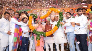 Delhi BJP chief Harsh Malhotra felicitates Rajya Sabha MP Alka Gurjar