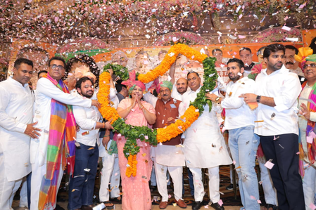 Delhi BJP chief Harsh Malhotra felicitates Rajya Sabha MP Alka Gurjar