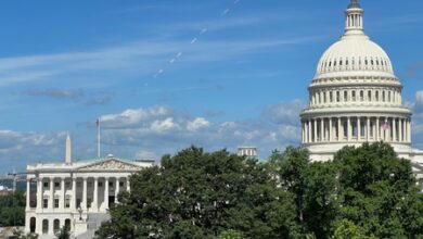 US senators urge political courage