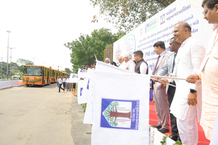 First batch of ‘PM e-Bus Sewa’ electric buses begins service in Vadodara