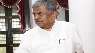 Pralhad Joshi accuses K’taka Cong chief Hariprasad of divisive politics over controversial remarks