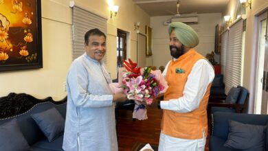 Punjab BJP chief calls on Nitin Gadkari, discusses infrastructure projects