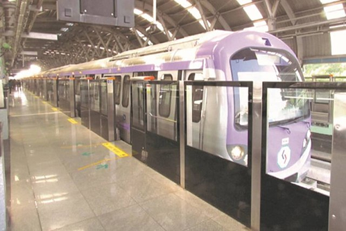 Bengal: Woman survives major scare after approaching metro railway