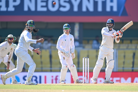 ICC Board approves trialling use of pink balls in Tests to tackle bad light, legside wides; consultation with head coach during drinks break